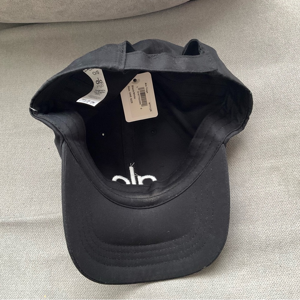 Alo Yoga Off-Duty Cap Black/White - Picture 15 of 16